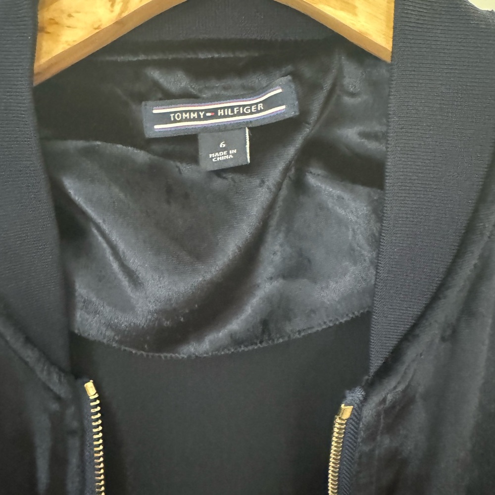 Tommy Hilfiger light soft material jacket - Picture 3 of 3